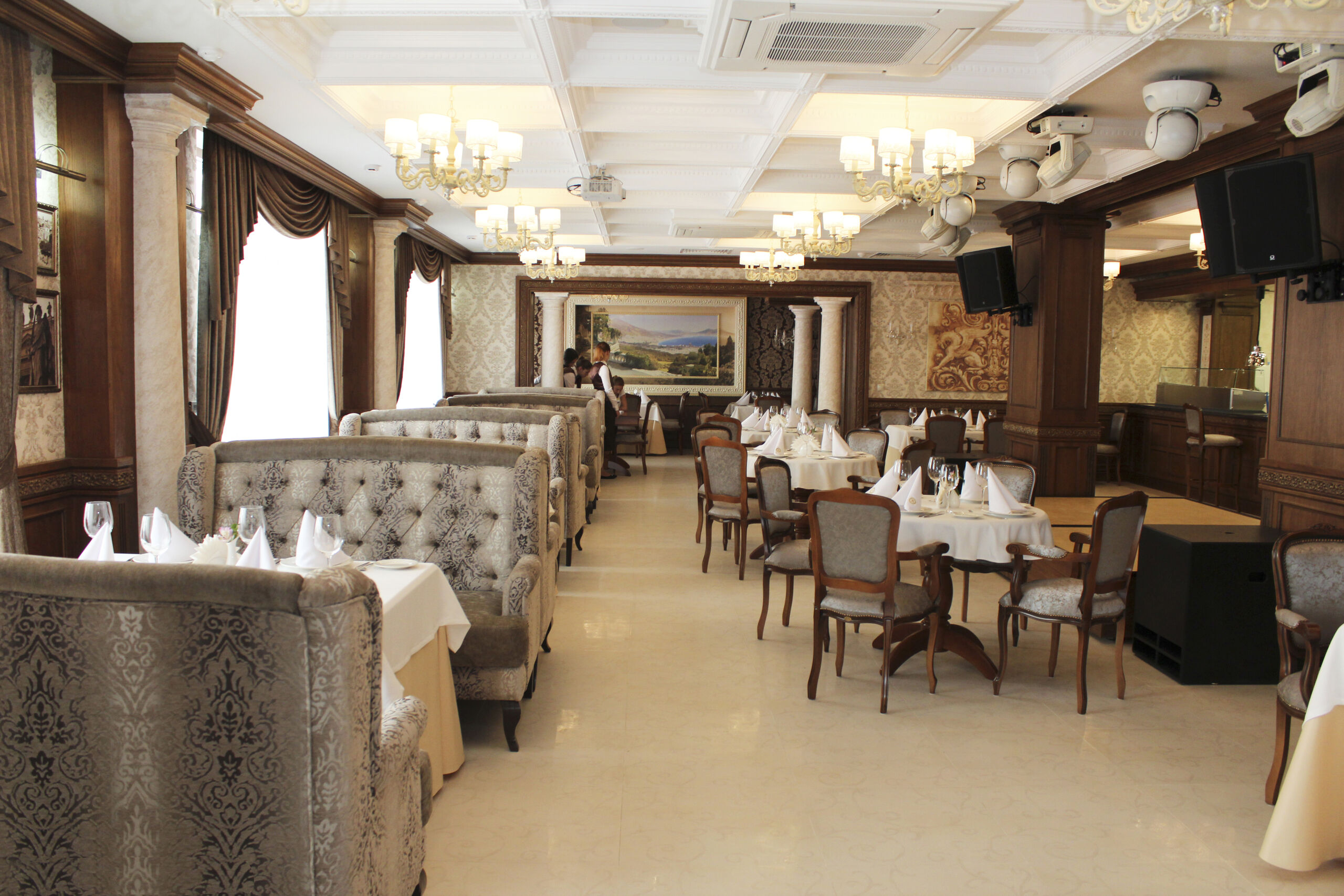 снимок зала для мероприятия Рестораны Ресторан  Европа на 150 номеров Краснодара