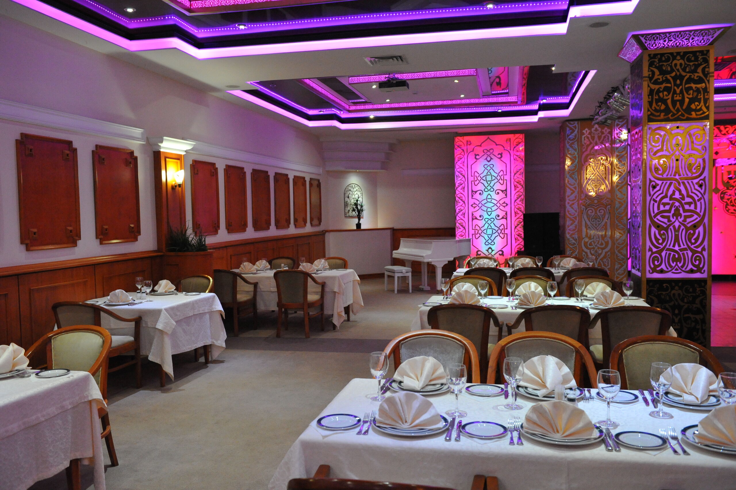 фотография зала Рестораны Ресторан "Тимерхан" на 3 мест Краснодара