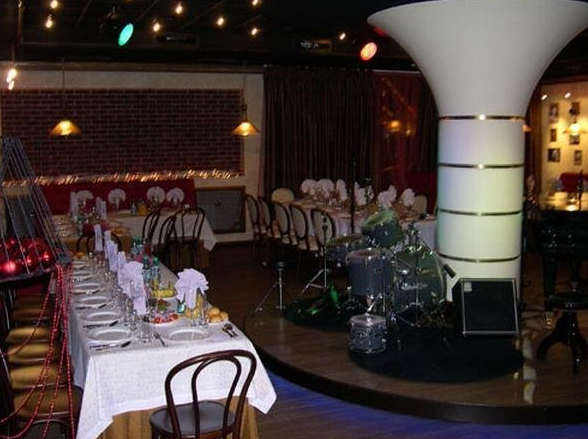 снимок зала Рестораны Старый рояль на 2 зала мест Краснодара